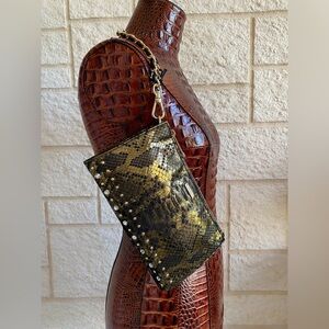 5⭐️SELLER!! ⭐️BRAHMIN ⭐️GOLD GRANDEUR STUDDED DAISY WRISTLET NWT